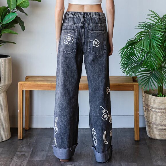 Oli & Hali Embroidered Mid Rise Denim Jeans - Picture 3 of 7